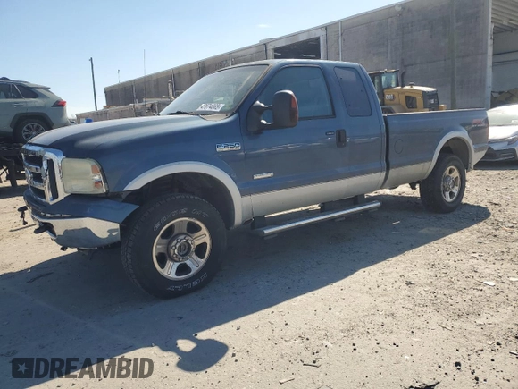 2006 Ford F-250 XL z VIN 1FTSX21P26EB66849, wystawiony jako Copart lot #47674665 z przebiegiem 135 771 mil mil oraz Szkoda całkowita • Salvage title. Historia ofert i sprzedaży dostępna na DreamBid. Obrazek 1.