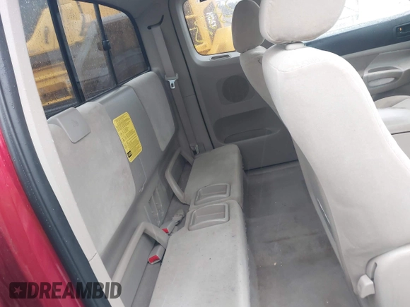 2005 Toyota Tacoma z VIN 5TEUU42N75Z051864, wystawiony jako IAAI lot #42357533 z przebiegiem 249 359 mil mil oraz . Historia ofert i sprzedaży dostępna na DreamBid. Obrazek 8.