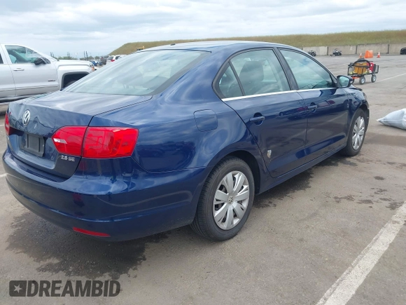 2013 Volkswagen Jetta SE with VIN 3VWDP7AJ0DM223801, listed as a IAAI auction lot 42132060 with 129,652 mi miles and . Bid and sale history available at DreamBid. Image 4.