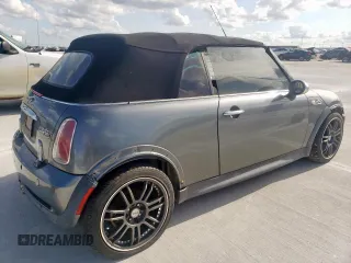 2005 MINI Convertible S z VIN WMWRH33475TF81146, wystawiony jako Copart lot #58586245 z przebiegiem Nie podano mil oraz Szkoda całkowita • Salvage title. Historia ofert i sprzedaży dostępna na DreamBid. Obrazek 3.