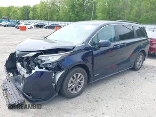 2021 Toyota Sienna LE z VIN 5TDKRKEC4MS024401, wystawiony jako IAAI lot #42043932 z przebiegiem 37 417 mil mil oraz . Historia ofert i sprzedaży dostępna na DreamBid. Obrazek 17.