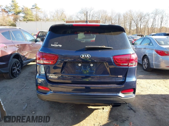 2019 Kia Sorento LX with VIN 5XYPGDA30KG469564, listed as a IAAI auction lot 41003834 with 138,617 mi miles. Bid and sale history available at carsss.com. Image 16.