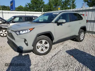 2020 Toyota RAV4 XLE with VIN 2T3W1RFV3LW088881, listed as a Copart auction lot 61539905 with 27,996 mi miles and Clean title. Bid and sale history available at DreamBid. Image 1.
