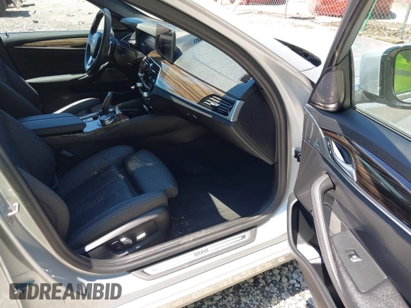 2021 BMW 5 Series 540i с VIN WBA53BJ08MWX28446, выставлен на аукционе IAAI как лот 42200893 с пробегом 20 725 миль миль и . История ставок и продаж доступна на DreamBid. Изображение 5.