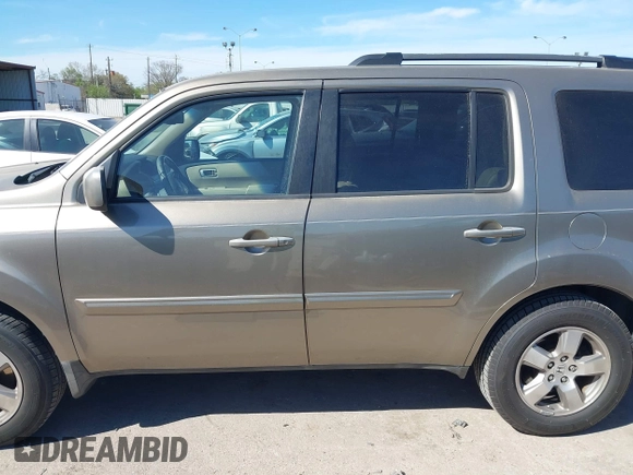 2010 Honda Pilot EX-L z VIN 5FNYF4H56AB001911, wystawiony jako IAAI lot #41806101 z przebiegiem 188 949 mil mil oraz . Historia ofert i sprzedaży dostępna na DreamBid. Obrazek 14.