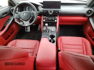 2023 Lexus IS 350 F Sport z VIN JTHGZ1E23P5031565, wystawiony jako Copart lot #56926885 z przebiegiem 1049 mil mil oraz Szkody całkowita. Historia ofert i sprzedaży dostępna na DreamBid. Obrazek 8.