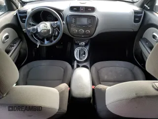2019 Kia Soul z VIN KNDJN2A22K7637757, wystawiony jako Copart lot #52744765 z przebiegiem Nie podano mil oraz Czysty tytuł • Clean title. Historia ofert i sprzedaży dostępna na DreamBid. Obrazek 8.