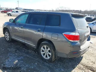 2012 Toyota Highlander with VIN 5TDBK3EH3CS123666, listed as a IAAI auction lot 41640074 with 195,424 mi miles. Bid and sale history available at carsss.com. Image 3.