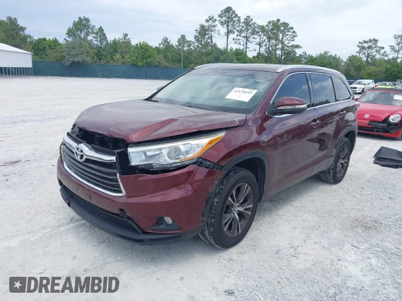 2016 Toyota Highlander XLE z VIN 5TDKKRFH2GS167956, wystawiony jako IAAI lot #42170195 z przebiegiem 142 181 mil mil oraz . Historia ofert i sprzedaży dostępna na DreamBid. Obrazek 2.