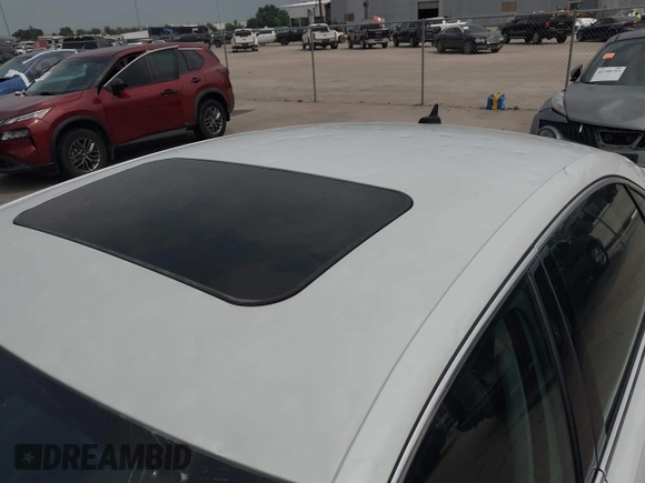 2021 Volkswagen Passat SE z VIN 1VWSA7A32MC014376, wystawiony jako IAAI lot #42314372 z przebiegiem 81 209 mil mil oraz . Historia ofert i sprzedaży dostępna na DreamBid. Obrazek 6.