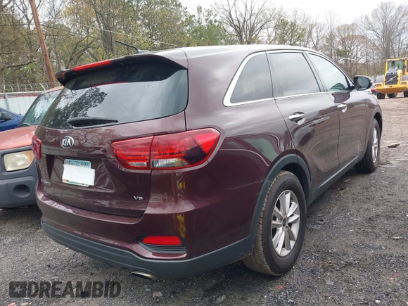 2020 Kia Sorento LX V6 with VIN 5XYPG4A53LG632551, listed as a IAAI auction lot 41878365 with 149,708 mi miles. Bid and sale history available at carsss.com. Image 4.