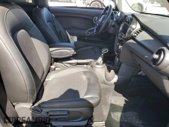 2018 MINI Hardtop Cooper with VIN WMWXP5C54J2G64015, listed as a Copart auction lot 61866865 with 32,927 mi miles and Salvage title. Bid and sale history available at DreamBid. Image 7.