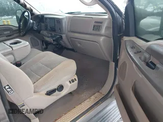 2002 Ford Super Duty F-250 XL with VIN 1FTNW21F92EB00672, listed as a IAAI auction lot 41699748 with 134,137 mi miles. Bid and sale history available at carsss.com. Image 5.