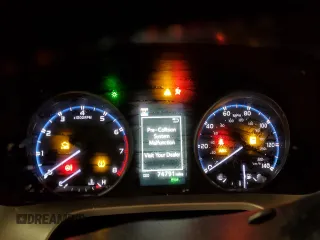 2018 Toyota RAV4 XLE with VIN JTMRFREV3JJ748218, listed as a Copart auction lot 44839665 with 74,791 mi miles and Salvage Title. Bid and sale history available at DreamBid. Image 9.