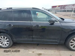 2016 Volvo XC90 T6 Momentum z VIN YV4A22PK5G1077742, wystawiony jako IAAI lot #41903914 z przebiegiem 122 843 mil mil oraz . Historia ofert i sprzedaży dostępna na DreamBid. Obrazek 14.