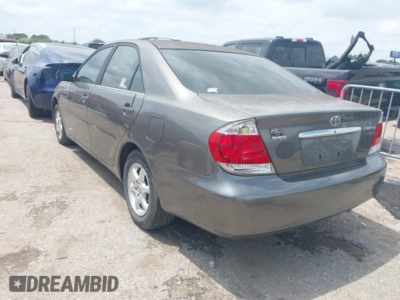 2006 Toyota Camry STD with VIN JTDBE32K163047233, listed as a IAAI auction lot 42088552 with 137,973 mi miles. Bid and sale history available at carsss.com. Image 3.