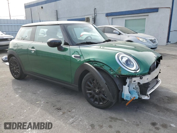 2021 MINI Hardtop Cooper с VIN WMWXR3C0XM2P13271, выставлен на аукционе Copart как лот 42052835 с пробегом 22 624 миль миль и Списание • Salvage title. История ставок и продаж доступна на DreamBid. Изображение 4.