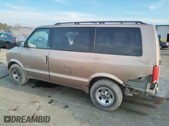 1998 GMC Safari z VIN 1GKDM19W8WB504543, wystawiony jako Copart lot #84896104 z przebiegiem Nie podano mil oraz Szkody całkowita. Historia ofert i sprzedaży dostępna na DreamBid. Obrazek 2.