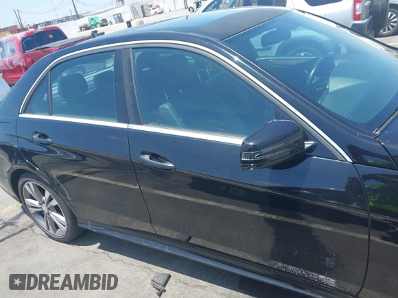 2014 Mercedes-Benz E 350 Sport with VIN WDDHF5KB1EB015573, listed as a IAAI auction lot 42731599 with 233,540 mi miles and . Bid and sale history available at DreamBid. Image 13.