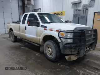2015 Ford F-250 XLT z VIN 1FT7X2B68FEC25138, wystawiony jako IAAI lot #38075714 z przebiegiem Nie podano mil oraz . Historia ofert i sprzedaży dostępna na DreamBid. Obrazek 1.