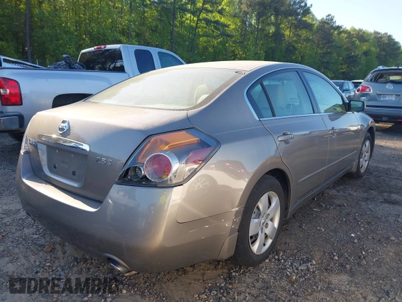 2007 Nissan Altima 2.5 S with VIN 1N4AL21E57N429039, listed as a IAAI auction lot 42026635 with 124,607 mi miles. Bid and sale history available at carsss.com. Image 4.