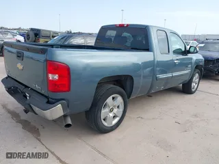 2011 Chevrolet Silverado 1500 LT with VIN 1GCRCSE03BZ164361, listed as a IAAI auction lot 41567590 with 197,659 mi miles. Bid and sale history available at carsss.com. Image 4.
