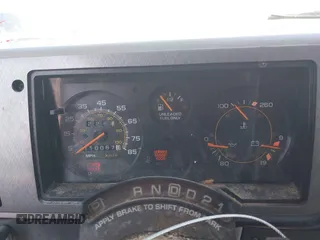 1995 GMC Van z VIN 1GTEG25H8SF548551, wystawiony jako IAAI lot #41830888 z przebiegiem 110 067 mil mil oraz . Historia ofert i sprzedaży dostępna na DreamBid. Obrazek 7.