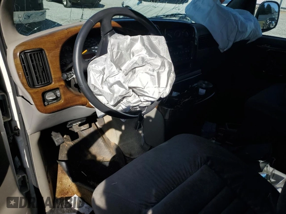 2001 GMC Savana Cargo YF7 Upfitter with VIN 1GDFG15R511109001, listed as a Copart auction lot 48427195 with 73,722 mi miles and Salvage Title. Bid and sale history available at DreamBid. Image 8.