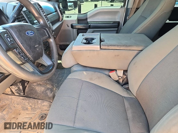 2018 Ford F-250 XL with VIN 1FT7W2BT1JEB88967, listed as a IAAI auction lot 42743495 with 215,105 mi miles and . Bid and sale history available at DreamBid. Image 13.