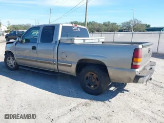 2001 Chevrolet Silverado 1500 LS with VIN 2GCEC19T911403528, listed as a IAAI auction lot 41432803 with 318,740 mi miles. Bid and sale history available at carsss.com. Image 3.