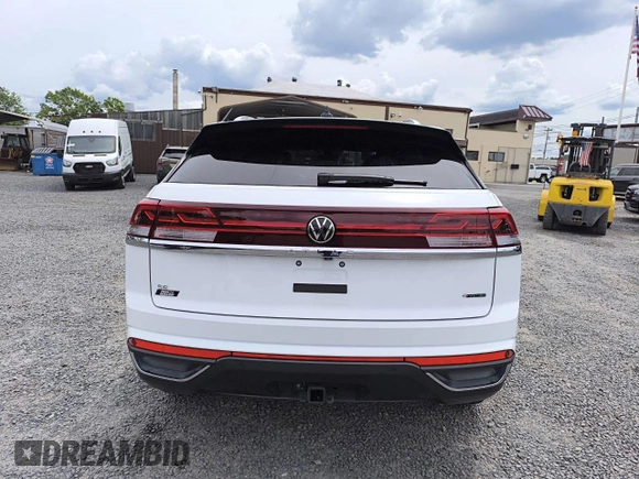 2024 Volkswagen Atlas SE z VIN 1V2KE2CA8RC228414, wystawiony jako Copart lot #58786605 z przebiegiem 11 715 mil mil oraz Szkoda całkowita • Salvage title. Historia ofert i sprzedaży dostępna na DreamBid. Obrazek 6.