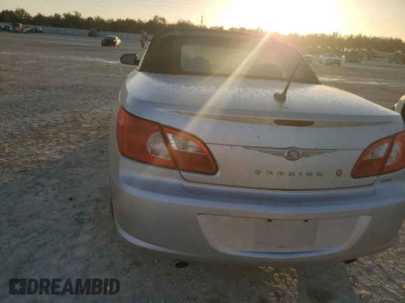 2008 Chrysler Sebring Limited z VIN 1C3LC65MX8N248388, wystawiony jako Copart lot #74854424 z przebiegiem Nie podano mil oraz Szkoda całkowita • Salvage title. Historia ofert i sprzedaży dostępna na DreamBid. Obrazek 6.