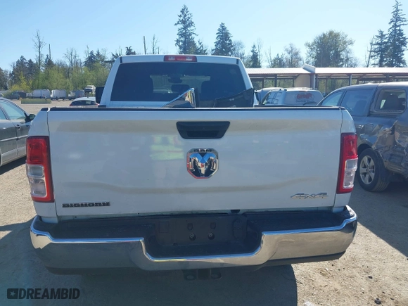 2024 Ram 2500 Lone Star with VIN 3C6UR5DL9RG303433, listed as a IAAI auction lot 42046073 with 32,264 mi miles. Bid and sale history available at carsss.com. Image 17.