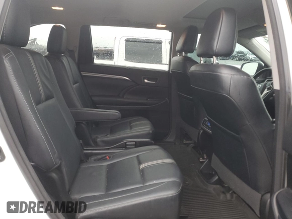 2017 Toyota Highlander XLE with VIN 5TDJZRFH7HS423114, listed as a Copart auction lot 61159515 with 111,226 mi miles and Salvage title. Bid and sale history available at DreamBid. Image 11.