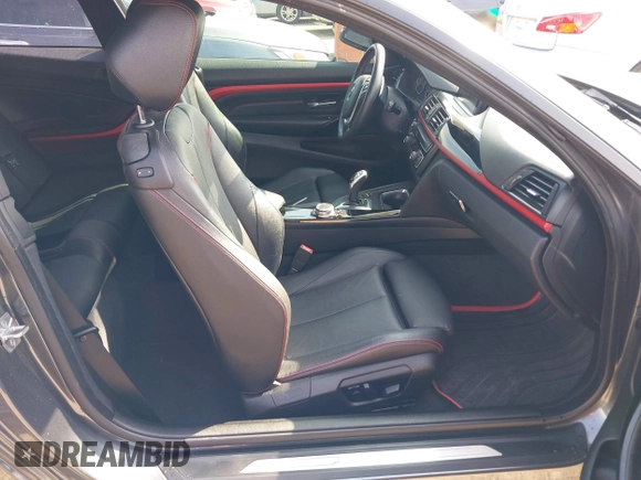 2015 BMW 4 Series 428i xDrive z VIN WBA3N5C55FK484938, wystawiony jako IAAI lot #41889907 z przebiegiem 100 439 mil mil oraz . Historia ofert i sprzedaży dostępna na DreamBid. Obrazek 5.