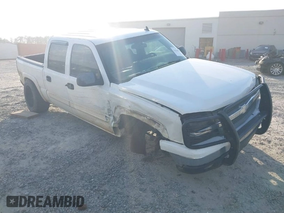 2006 Chevrolet Silverado 1500 LT1 with VIN 2GCEK13T861144372, listed as a IAAI auction lot 41564008 with 295,445 mi miles. Bid and sale history available at carsss.com. Image 1.