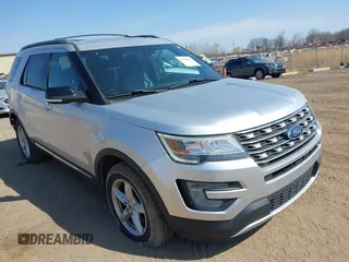 2017 Ford Explorer XLT with VIN 1FM5K8D85HGC53358, listed as a IAAI auction lot 42042665 with 97,807 mi miles and . Bid and sale history available at carsss.com. Image 1.