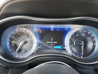2021 Chrysler 300 S z VIN 2C3CCABG6MH554329, wystawiony jako Copart lot #52045545 z przebiegiem 77 377 mil mil oraz Szkoda całkowita • Salvage title. Historia ofert i sprzedaży dostępna na DreamBid. Obrazek 9.