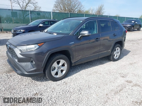 2019 Toyota RAV4 Hybrid XLE with VIN 2T3RWRFV0KW027727, listed as a IAAI auction lot 41881450 with 20,568 mi miles. Bid and sale history available at carsss.com. Image 18.