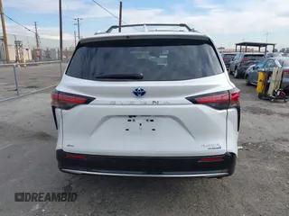 2024 Toyota Sienna Platinum z VIN 5TDESKFC4RS119032, wystawiony jako IAAI lot #41068384 z przebiegiem 10 497 mil mil oraz . Historia ofert i sprzedaży dostępna na DreamBid. Obrazek 16.