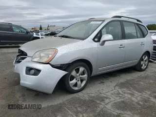 2009 Kia Rondo LX Base with VIN KNAFG528897240940, listed as a Copart auction lot 81859574 with 171,703 mi miles and Clean Title. Bid and sale history available at carsss.com. Image 1.