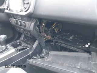 2022 Toyota Tacoma SR5 с VIN 3TMBZ5DN5NM036496, выставлен на аукционе IAAI как лот 42489009 с пробегом 62 001 миль миль и . История ставок и продаж доступна на DreamBid. Изображение 6.