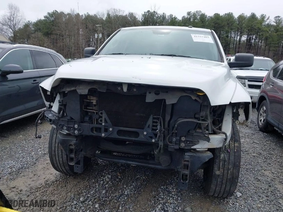 2018 Ram 2500 Tradesman with VIN 3C6UR4CJ5JG313018, listed as a IAAI auction lot 41757482 with 189,507 mi miles. Bid and sale history available at carsss.com. Image 12.