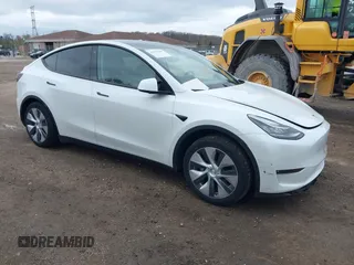 2022 Tesla Model Y Long Range with VIN 7SAYGDEE1NF421098, listed as a IAAI auction lot 42177555 with 55,855 mi miles and . Bid and sale history available at carsss.com. Image 1.