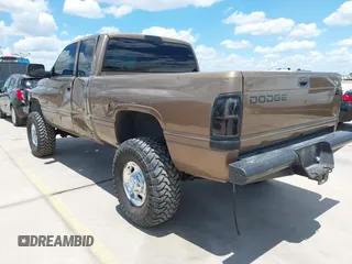 2001 Dodge 2500 z VIN 3B7KF236X1G711561, wystawiony jako IAAI lot #42168089 z przebiegiem 221 062 mil mil oraz . Historia ofert i sprzedaży dostępna na DreamBid. Obrazek 3.
