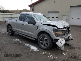 2024 Ford F-150 z VIN 1FTEX2LP5RKE62111, wystawiony jako Copart lot #85634624 z przebiegiem 5 607 mil mil oraz Szkoda całkowita • Salvage title. Historia ofert i sprzedaży dostępna na DreamBid. Obrazek 4.