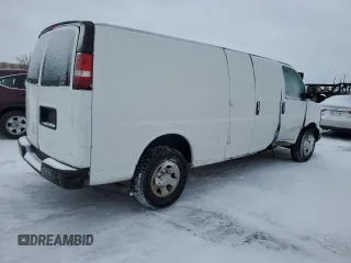 2016 Chevrolet Express Cargo Van with VIN 1GCWGBFF0G1131835, listed as a Copart auction lot 47828095 with 235,021 mi miles and Salvage Title. Bid and sale history available at carsss.com. Image 3.