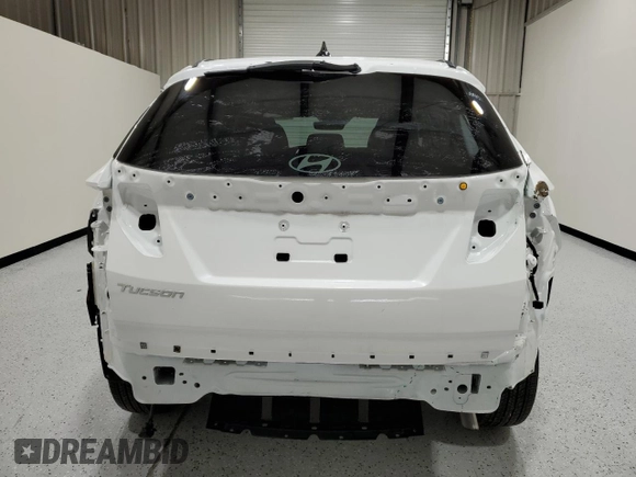 2025 Hyundai Tucson SEL with VIN 5NMJB3DE5SH493392, listed as a Copart auction lot 54365465 with 6,275 mi miles and Clean Title. Bid and sale history available at DreamBid. Image 6.