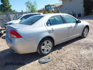 2010 Mercury Milan with VIN 3MEHM0HA9AR610676, listed as a IAAI auction lot 42253151 with 139,152 mi miles and . Bid and sale history available at DreamBid. Image 4.