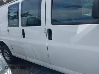 2021 GMC Savana Cargo Van with VIN 1GTW7AF72M1191484, listed as a IAAI auction lot 41835496 with 71,760 mi miles. Bid and sale history available at carsss.com. Image 14.